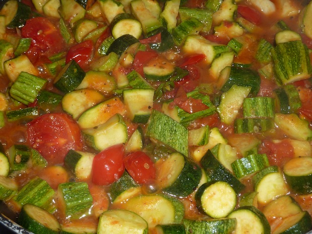 cooking up Umbrian summer vegetables -cooking classes at Genius Loci