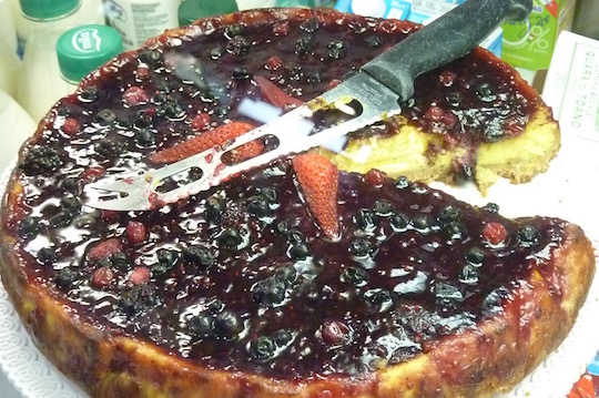 cheesecake with berries - Modena Market